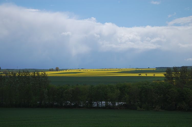 Thüringisches Panorama mit Felder und Wolken